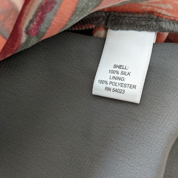 BANANA REPUBLIC Beautiful 100% Silk Dress - Picture 14 of 14